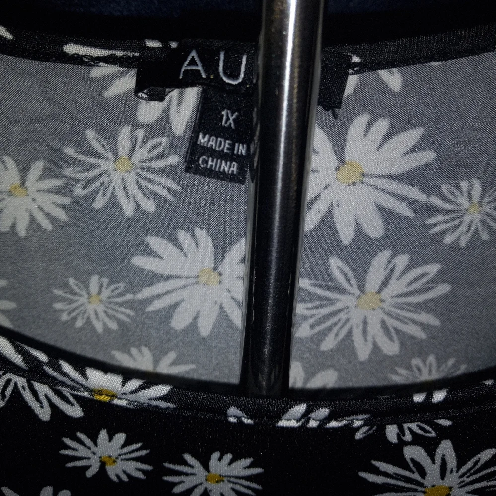 Daisy top - Picture 2 of 2